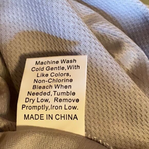 Lot of 6 NWOT MENS tanks tops in XXL in various colors LOT 1 - Picture 12 of 13